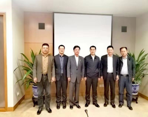 中国海航总经理张振会见信阳市委常委、信阳工业园区党工委书记吴庆文，并对信阳天龙造药进行调研
